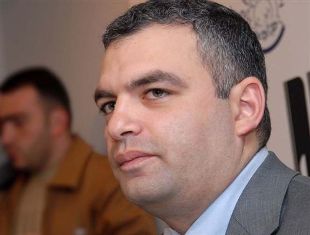 Դեմոյանը շարունակում է պնդել, որ անհրաժեշտ է դպրոցներում ցեղասպանություն դասավան