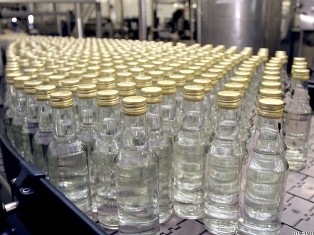 Россия: минимальную цену на водку в 2011 году повысят до 98 рублей