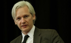 Основателя WikiLeaks будут искать всем миром