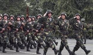В армии Нагорного Карабаха служат порядка 150 тыс человек – статья