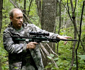 Путин довел Берлускони до обморока, подарив окровавленное сердце только что убит
