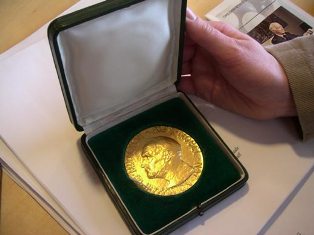 Нобелевская премия мира пройдет без «виновника» торжества?