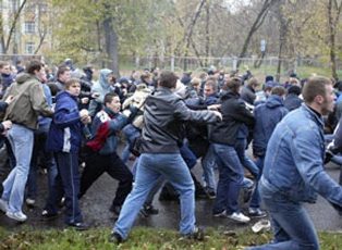 Во время митинга в Москве началась драка с кавказцами: задействован ОМОН
