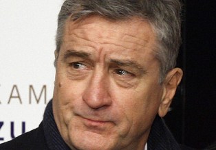 Роберт де Ниро призвал Иран освободить Сакине Аштиани