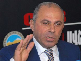 Начальник полиции Армении объявил войну жаргону и решил снять кино
