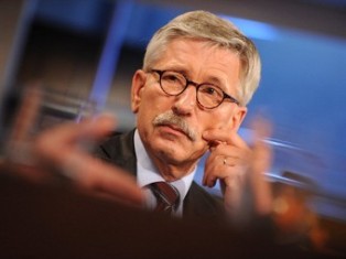 «Германия - самоликвидация»: Автор выручил миллионы евро за свою «расистскую» кн