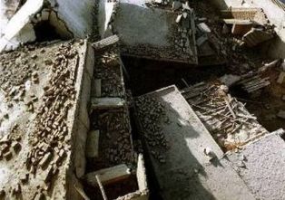В Иране растет число жертв землетрясения