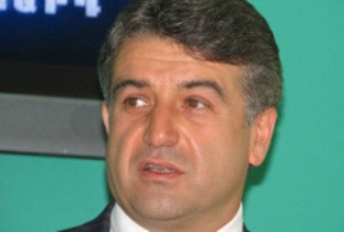 Мэр Еревана хочет научить сотрудников мэрии английскому