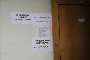Ոստիկանները գումար ստանալու պահին ձերբակալել են փաստաբանին (ֆոտո)