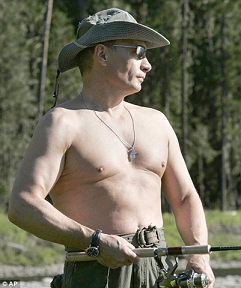 Владимир Путин раздевшись по пояс, борется с полярными медведями и никогда не пл