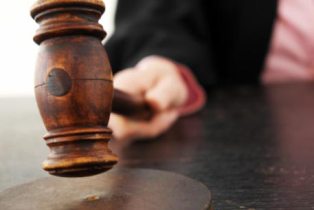 Глава парламентской комиссии по вопросам обороны, национальной безопасности и вн