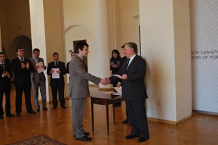 ԱԳՆ-ում կայացել է դիվանագիտական դպրոցի շրջանավարտների վկայականների հանձնման արար