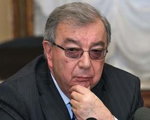 Евгений Примаков отказывается от должности: Прошло два срока, я считаю, что этог