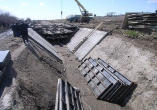 Основной этап ремонтных работ по восстановлению главного водоканала Армавира зав