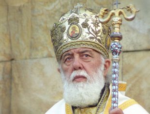 Патриарх Грузии сегодня станет крестным отцом 380 детей