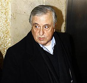 По обвинению в мошенничестве арестован бывший министр обороны Турции
