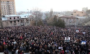 Ալիկ Սարգսյանը հերքում է, թե հանրահավաքի օրերին ճանապարհները փակվում են
կամ մա