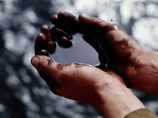 Добыча нефти в Ливии практически прекратилась