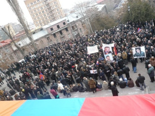 В Ереване проходит очередной митинг армянской оппозиции