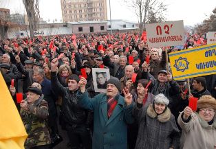 Тигран Карапетян: Женщины-истерички на митингах - либо БТРки, либо «свидетели» Л