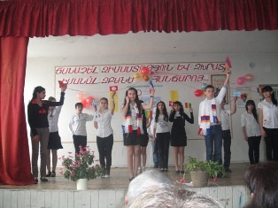 Ֆրանկոֆոնիայի օրեր. Դպրոցականները ներկայացրել են «Ճպուռն ու մրջյունը» եւ «Լա Ֆոն