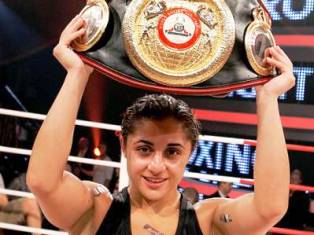 Susi Kentikian defends WIBF title