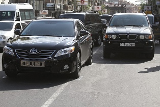 Հայաստանի ոստիկանապետի մեքենային հասցված վնասը կվերացվի «պոլիշի» միջոցով