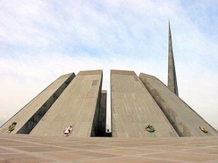 Посетители Мемориала жертвам Геноцида в Цицернакаберде 24 апреля будут обеспечен