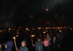 В Ахалцихе армяне провели факельное шествие к памятнику-хачкару