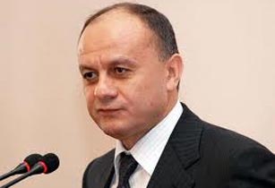 Министр обороны Армении против освобождения от армии семинаристов