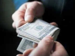 Азербайджанские офицеры попались на взятке – один из них решил покончить с собой