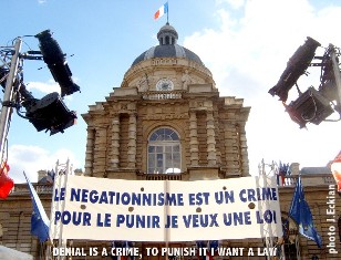 Armenians of France meet with Sarkozy, Genocide bill on agenda