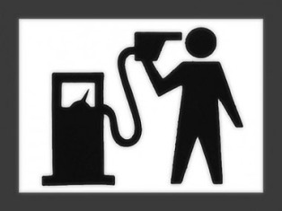 Экономисты обуславливают подорожание бензина преступным сговором импортеров