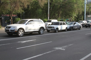 Խանջյան փողոցում իրար են բախվել Volkswagen, Merkury եւ «ՎԱԶ-2107» ավտոմեքենաները