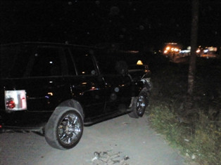 В Армении «Range Rover» врезался в столб: есть раненый