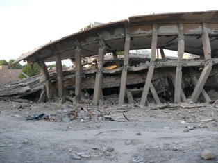 Կրկեսի շենքը պայթեցրին (ֆոտոռեպորտաժ)