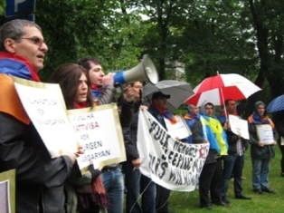 Swedish Armenians protest Azerbaijani murderer’s pardon