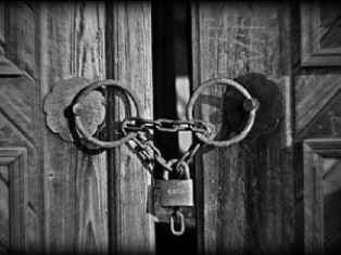 Армянская семья во Франции оказалась на улице
