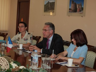 France ready to cooperate with Armenia in defense field