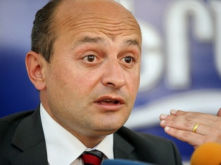 Սաֆարյան. Լեւոն Տեր-Պետրոսյանը դժվար, թե որոշի քաղաքական դաշտից հեռանալ` 5-6 տոկ