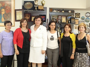 Diaspora minister receives Armenian Relief Society members