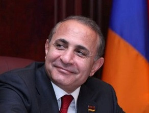 Հովիկ Աբրահամյանն ուղերձ է հղել տարեցներին