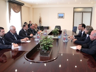 Armenian Yerevan and Iraqi Dohul mayors discuss cooperation perspectives