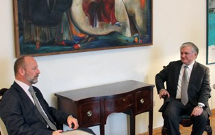 Armenian FM receives Swiss MPs