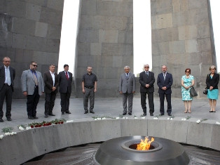 Swiss MPs visit Armenian Genocide Memorial