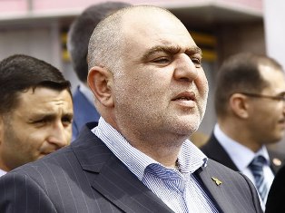 «Ժողովուրդ». Սերժ Սարգսյանն ու Գագիկ Ծառուկյանը միասին մասնակցել են գեներալ Սեյր