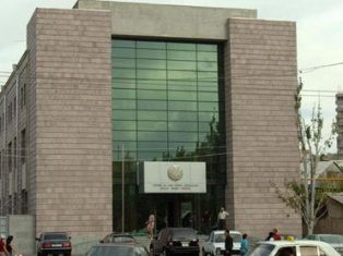 Լրագրողին անմեղ ճանաչեցին, իսկ դատախազի որդուն` տուգանեցին