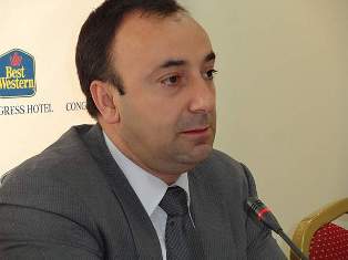 Նախարարի կինը նոտար դառնալու ցանկություն չունի եւ չի էլ ունեցել. Արդարադատության