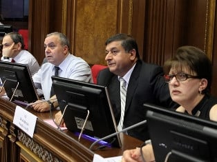 «Հրապարակ». Լուրջ խմորումներ ՀԱԿ-ում