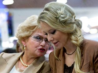 Ксения Собчак послала на три буквы мать
